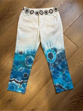 Dana Buchman White to Blue Tie-Dye Cropped Jeans with beaded waistband -size 4